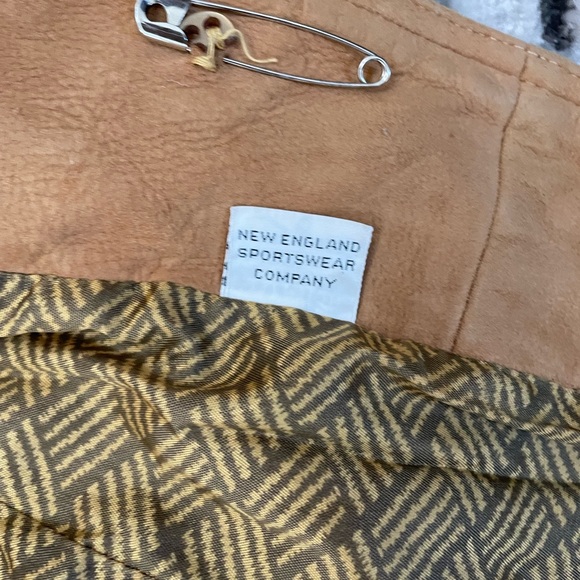 Gorgeous vintage leather lined belted jacket - Picture 5 of 13